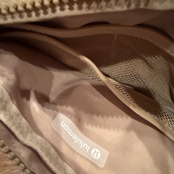 Beige/Tan Belt Bag, 2L, NWOT - Picture 9 of 9